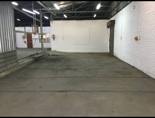 1,800M² WAREHOUSE FOR SALE IN WADEVILLE